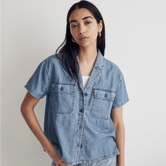 Madewell Tops - Madewell Denim Camp Shirt in Holcrest Wash